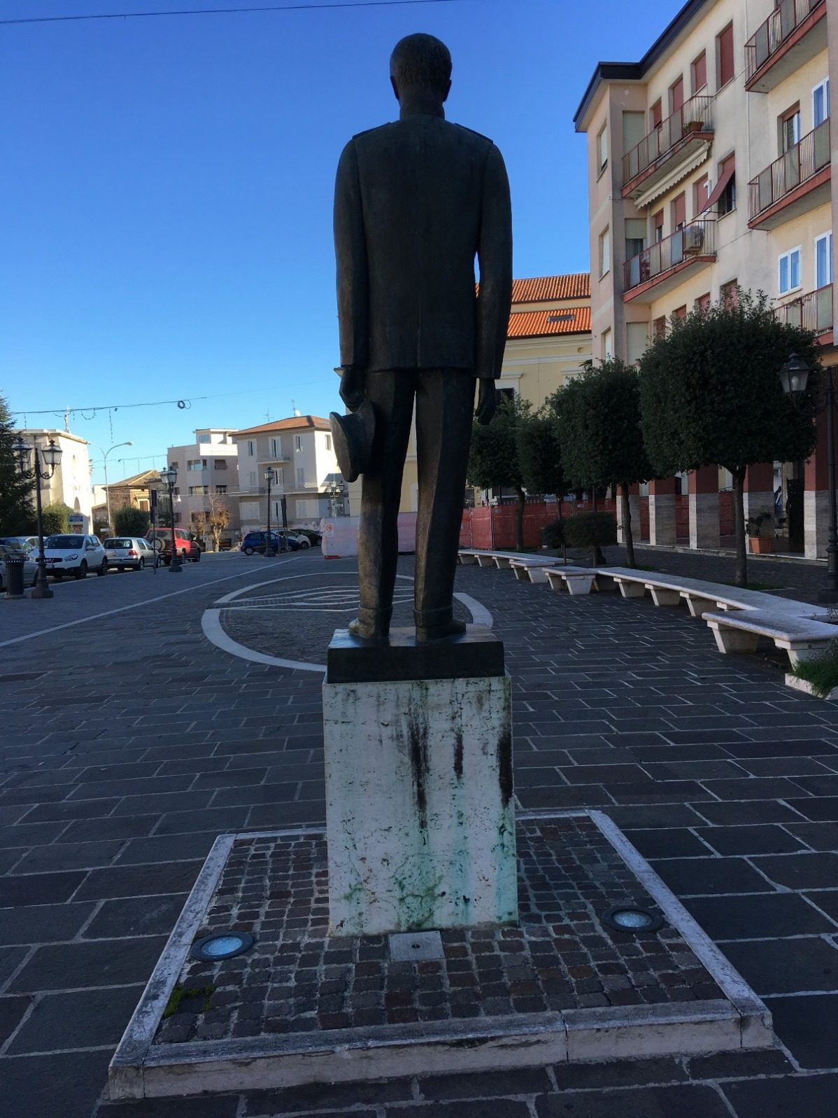 Raffaele Paolucci's statue, Orsogna (4).JPG